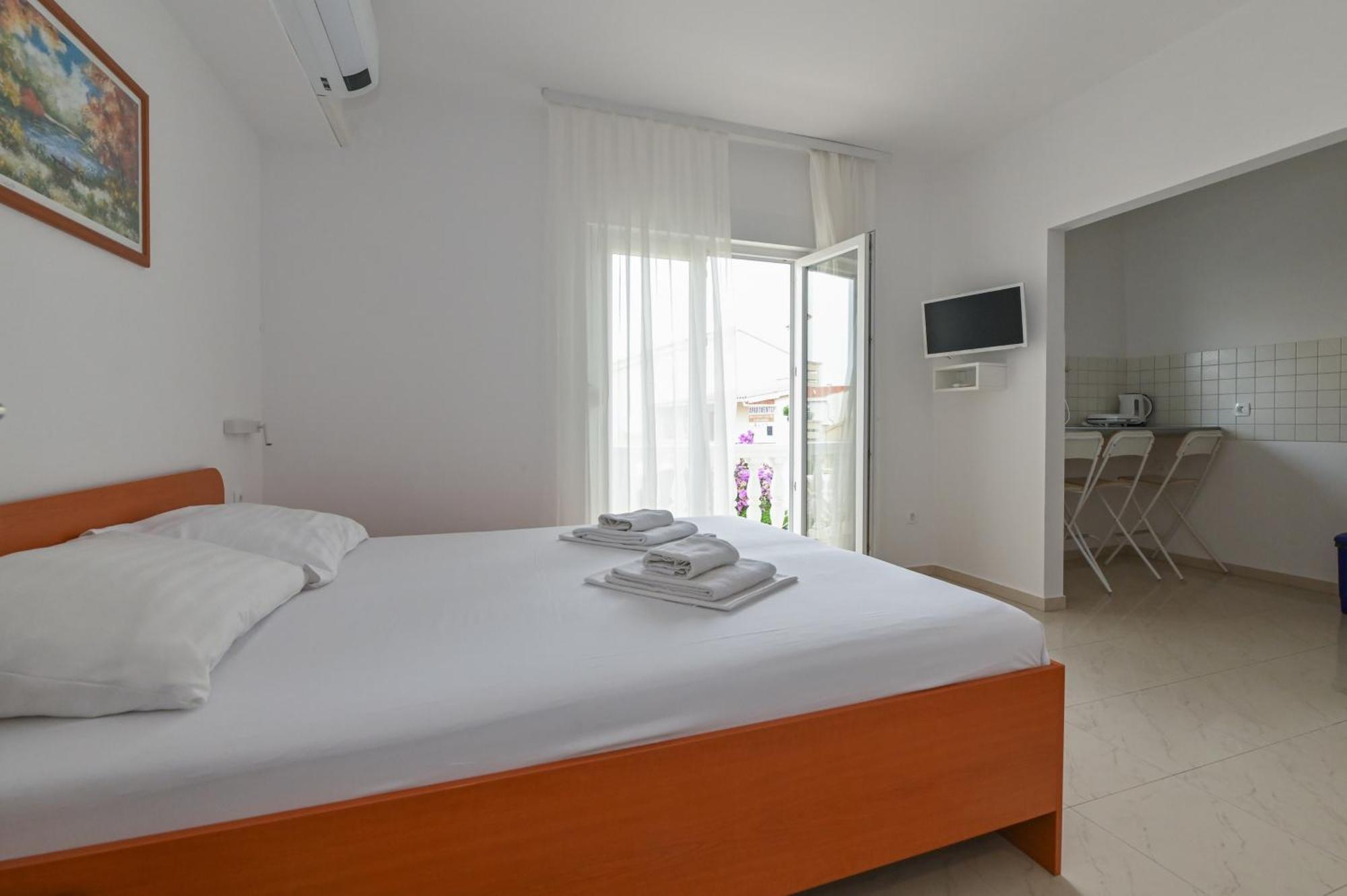Seagull Pool Apartments & Studios Novalja Rum bild