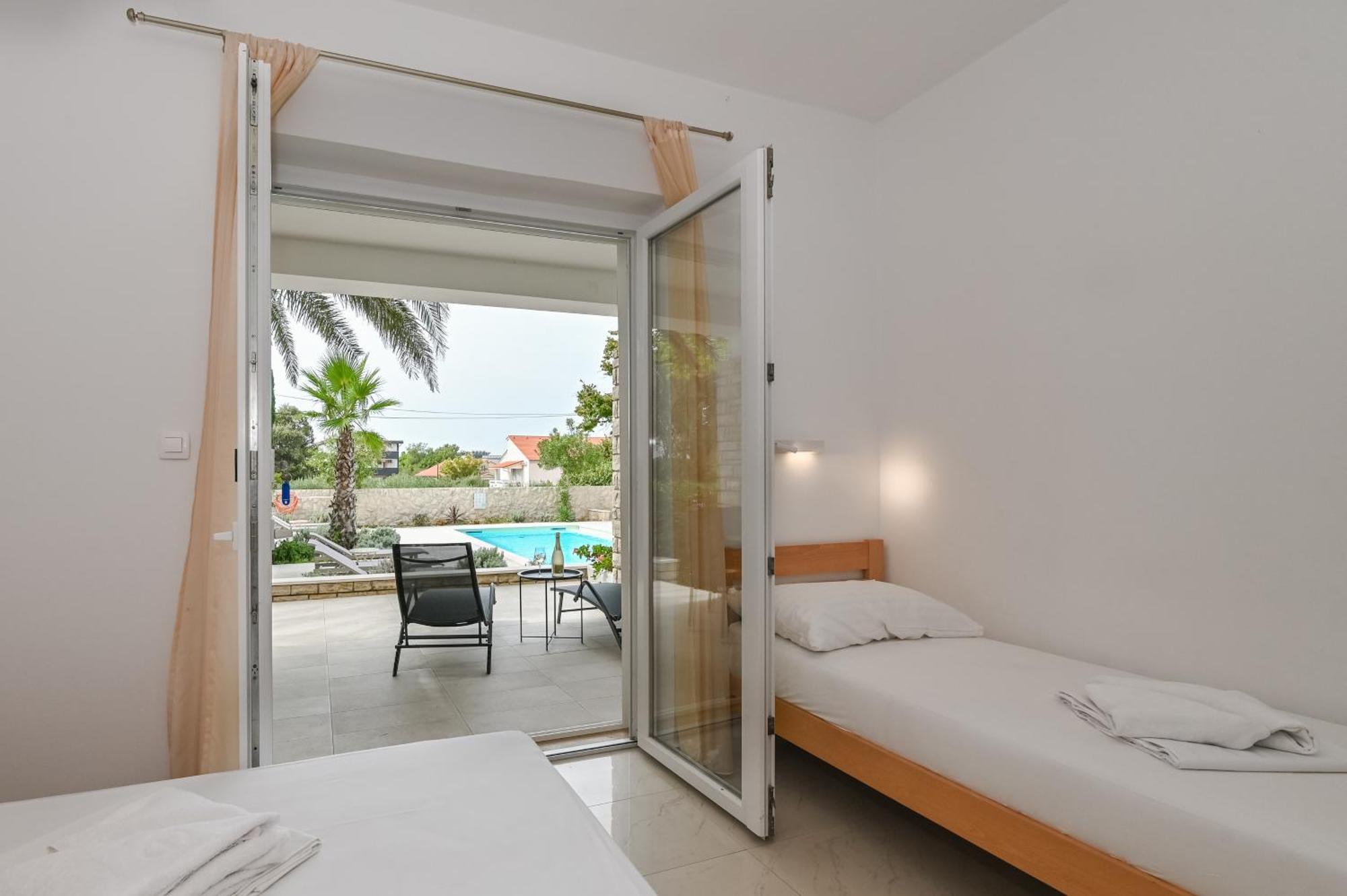 Seagull Pool Apartments & Studios Novalja Rum bild